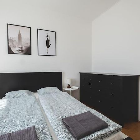Bright Downtown Balcony Retreat Lejlighed Budapest Eksteriør billede