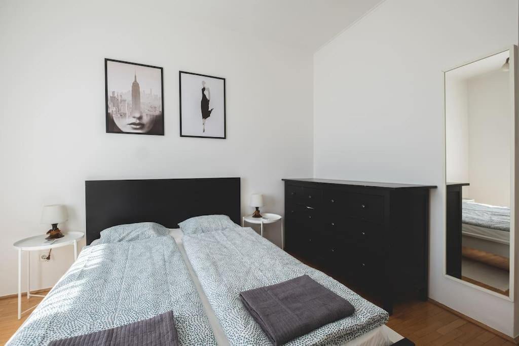 Bright Downtown Balcony Retreat Lejlighed Budapest Eksteriør billede